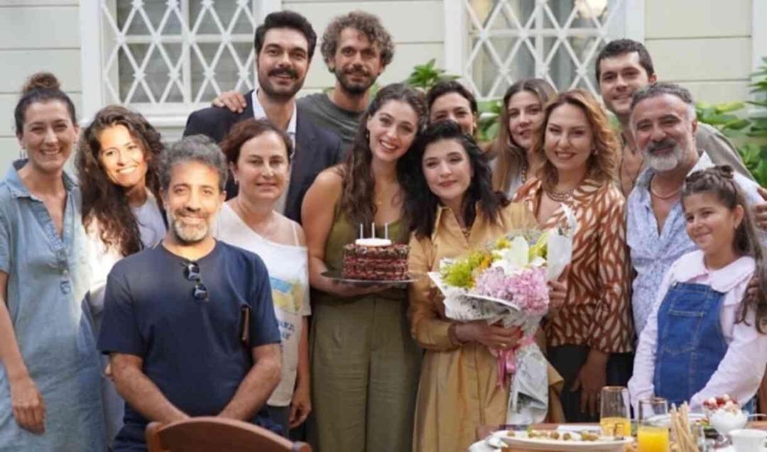 Leyla-Hayat-Aask-Adadalet-Man-Diz