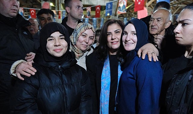 Aydın Büyükşehir Belediyesi, Ramazan ayı boyunca şehrin farklı yerlerinde düzenlediği iftar programlarıyla vatandaşları buluşturmaya devam ediyor - GÜNDEM