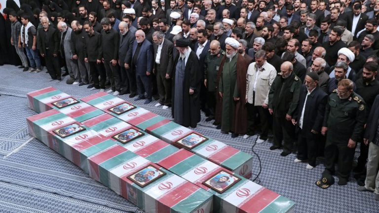 İran, Suriye'deki askeri varlığını azalttı, yerine Lübnanlı ve Iraklı savaşçılar geldi