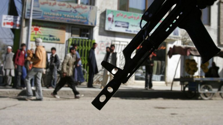 Taliban “İslami değerlerin ihlali” iddiasıyla iki televizyon kanalının yayınını kesti