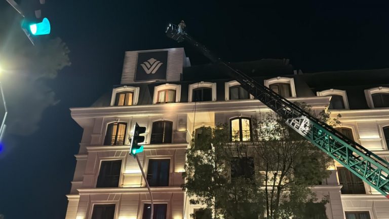 Kadıköy'de otelde yangın – Son dakika haberler