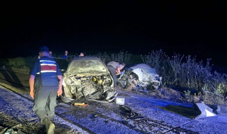 Oğlunun aracını sollamak istedi: 3 ölü, 5 yaralı!