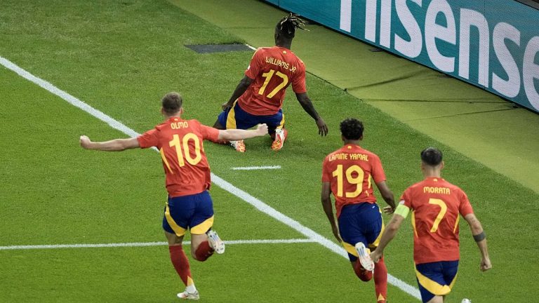 EURO 2024: İspanya, İngiltere'yi 2-1 yenerek kupanın sahibi oldu