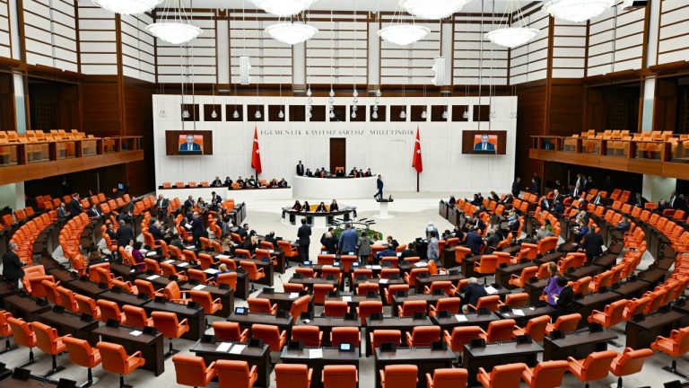 Türkiye Büyük Millet Meclisi 1 Ekim'e kadar tatile girdi