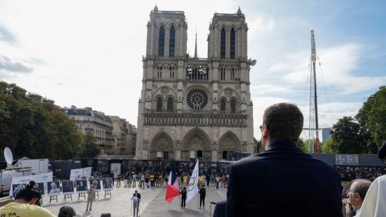 Olimpiyat yetkilileri, Paris 2024 açılış töreninin ardından dini liderlerden barış istedi