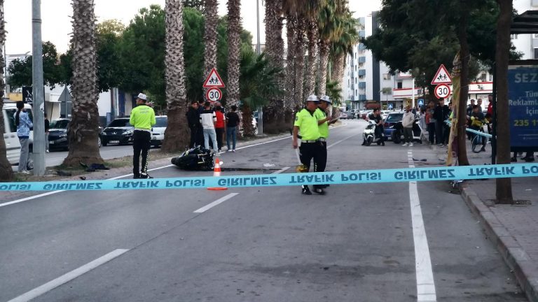 Adana'da devrilen motosiklette 2 kişi hayatını kaybetti