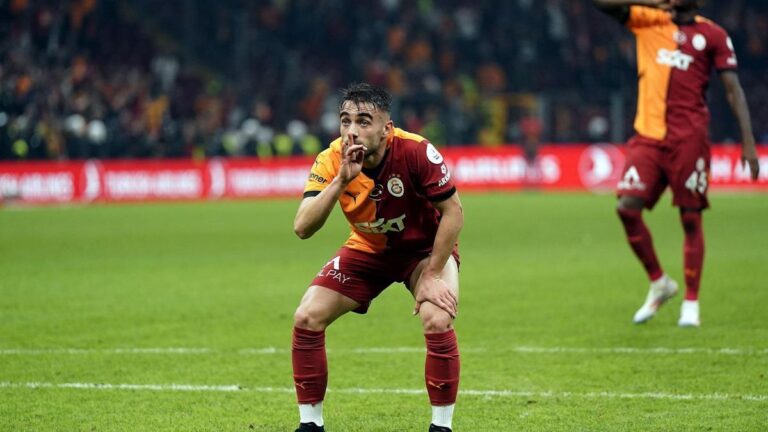 Galatasaray Teknik Direktörü Okan Buruk’tan Yunus Akgün kararı! Transfer konusunda yönetimle konuştu.