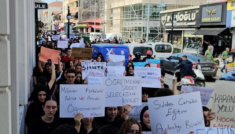 Sakarya’da öğretmene darp: 2 kişi gözaltına alındı – Son Dakika Türkiye Haberleri