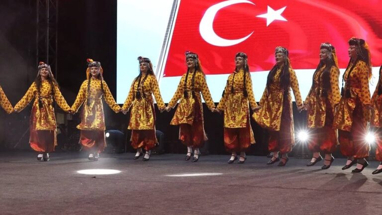 Samsun’da Uluslararası Halk Oyunları Festivali Heyecanı Başlıyor: Dünya Kültürleri Bir Arada